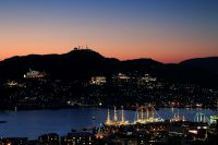 長崎帆船まつりの夕暮れ。いつも以上に華やかな長崎の夜景。