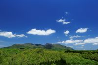 九重連山はすっかり夏模様。